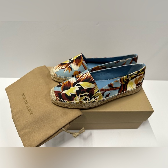 Burberry Blue and Brown Floral Canvas and Leather Espadrille Flats in size 36 - Picture 3 of 4